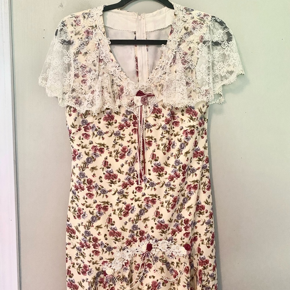 Floral Dress with Lace Overlay Sz S